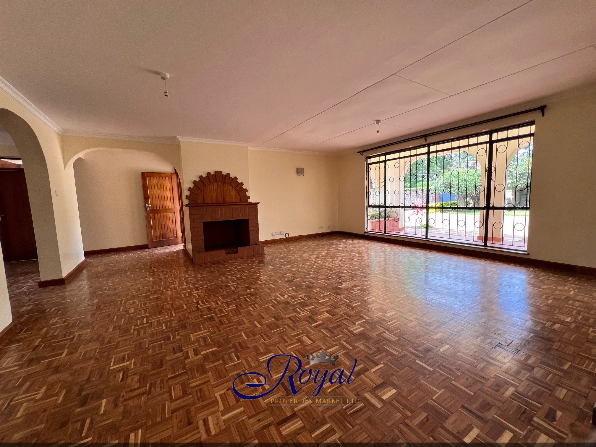 4 bedroom townhouse in a prime-location - MT. View for Sale