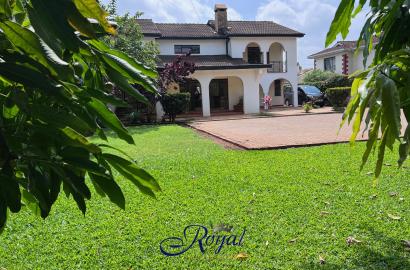 4 bedroom townhouse in a prime-location - MT. View for Sale