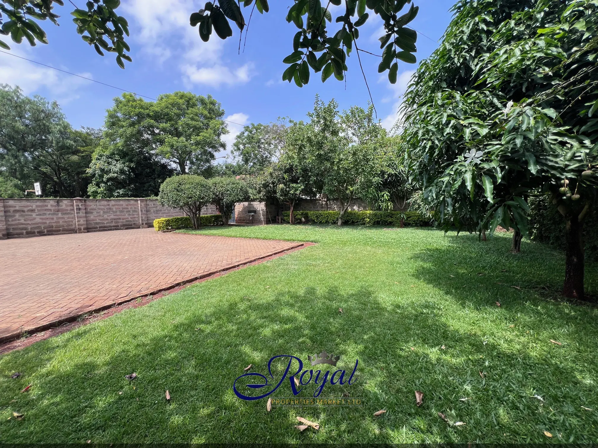 4 bedroom townhouse in a prime-location - MT. View for Sale