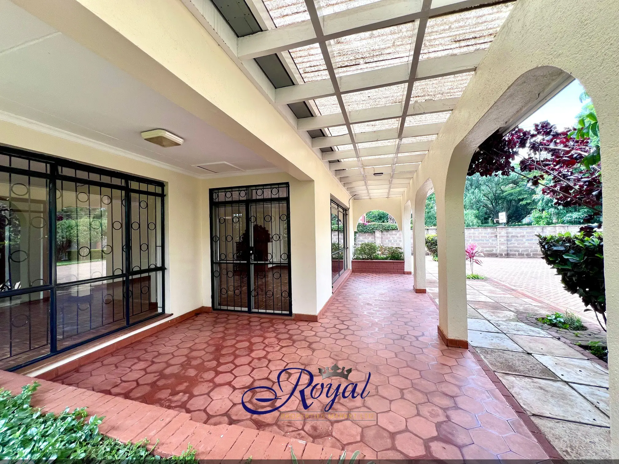 4 bedroom townhouse in a prime-location - MT. View for Sale