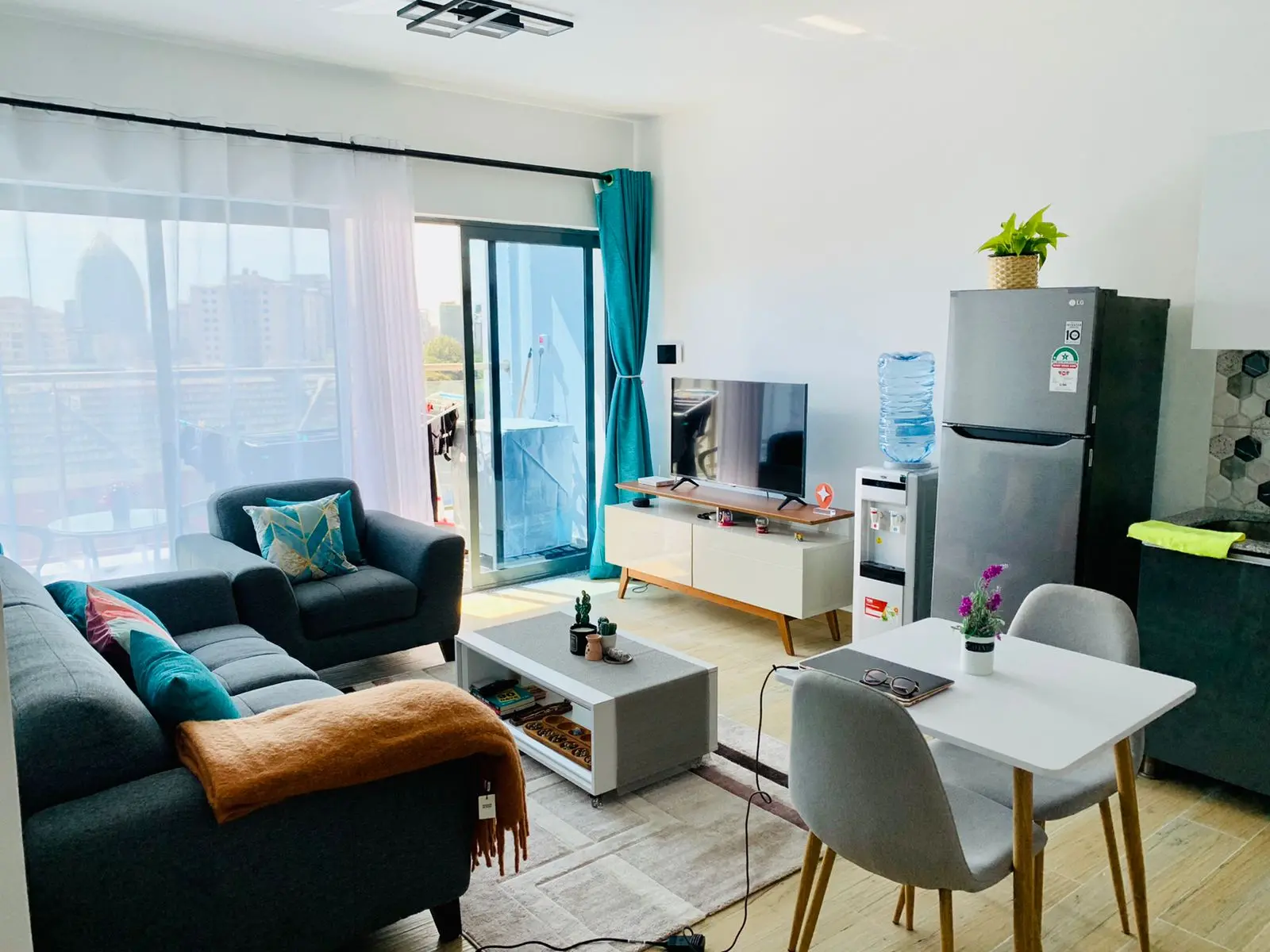 1 bedroomed Fully furnished and seviced to let in kileleshwa