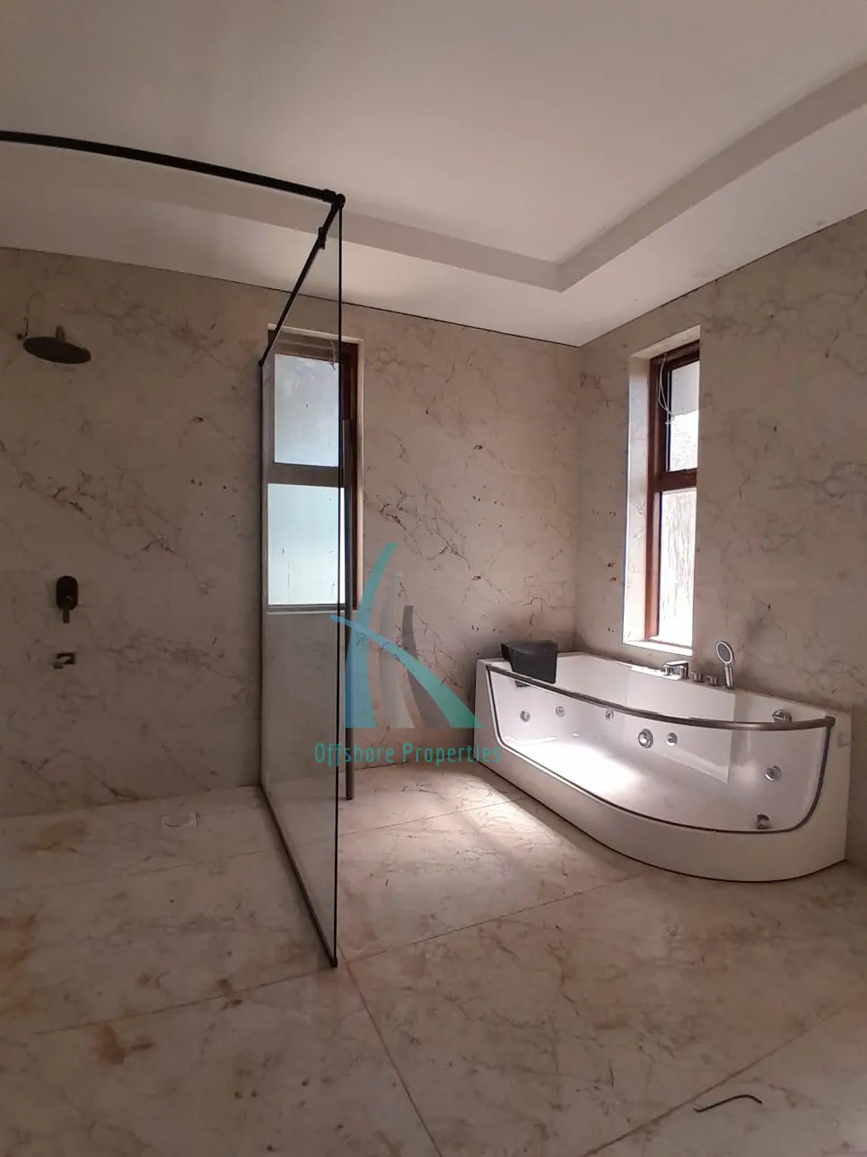 Luxury 4 Bedroom Home for Rent in Rosslyn