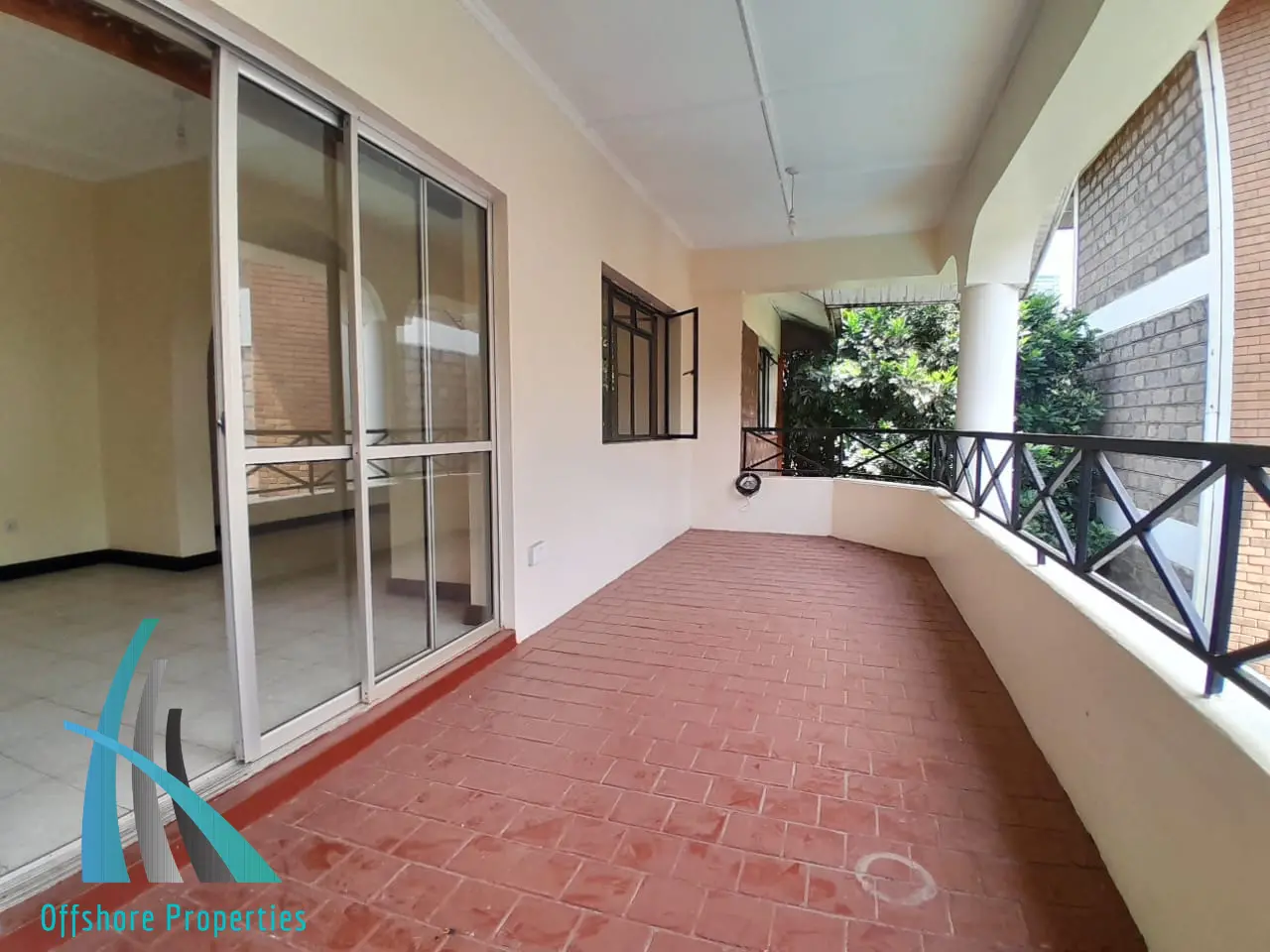 Spacious 2 Bedroom Apartment for Sale on Riverside Drive